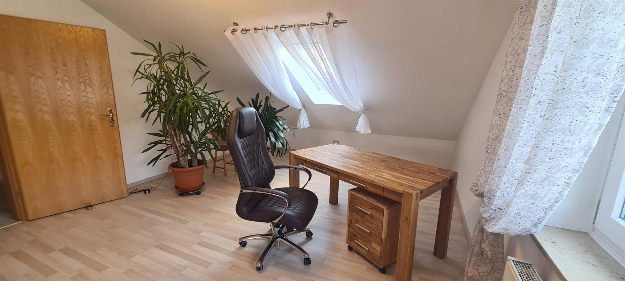 אדלסדורף Gemuetliche 120 Qm Ferienwohnung Mit Balkon מראה חיצוני תמונה