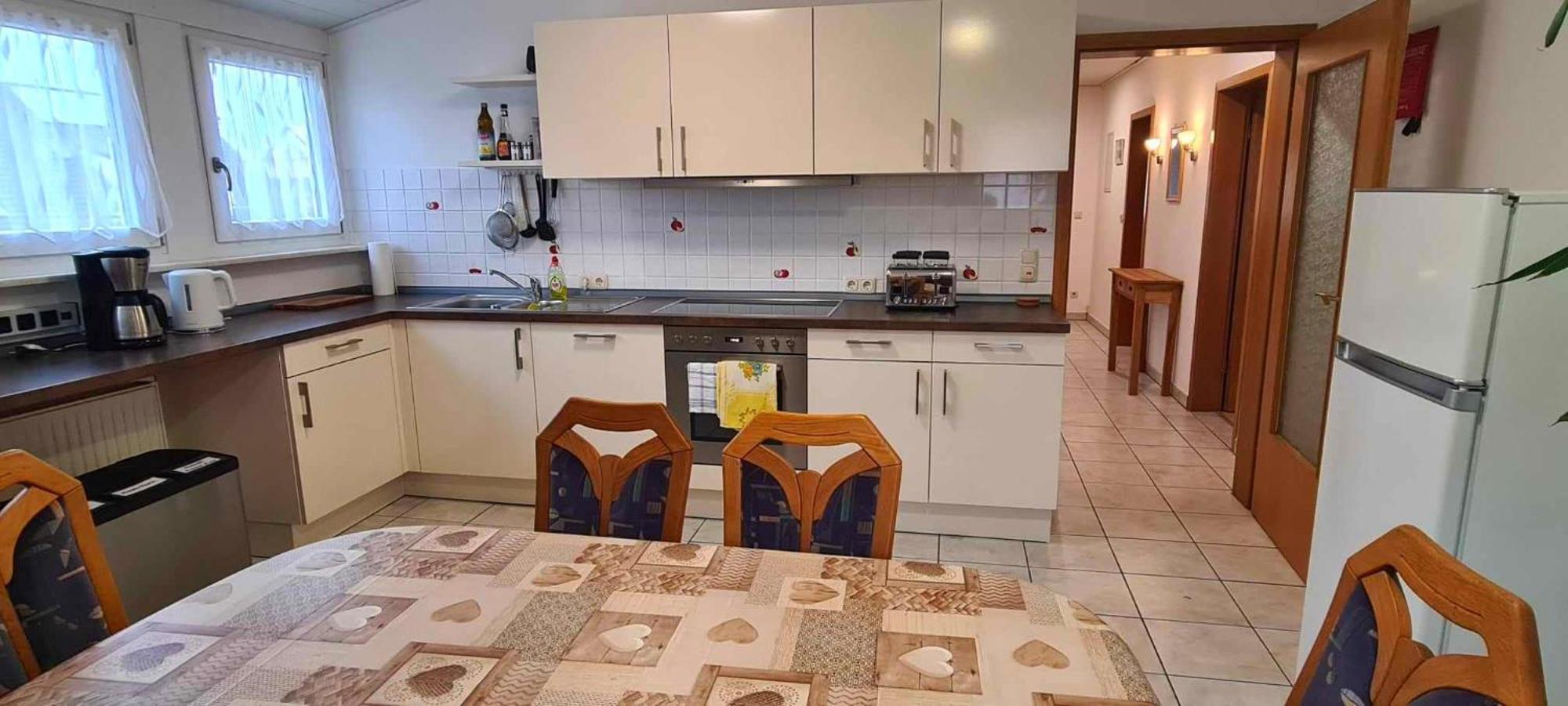 אדלסדורף Gemuetliche 120 Qm Ferienwohnung Mit Balkon מראה חיצוני תמונה