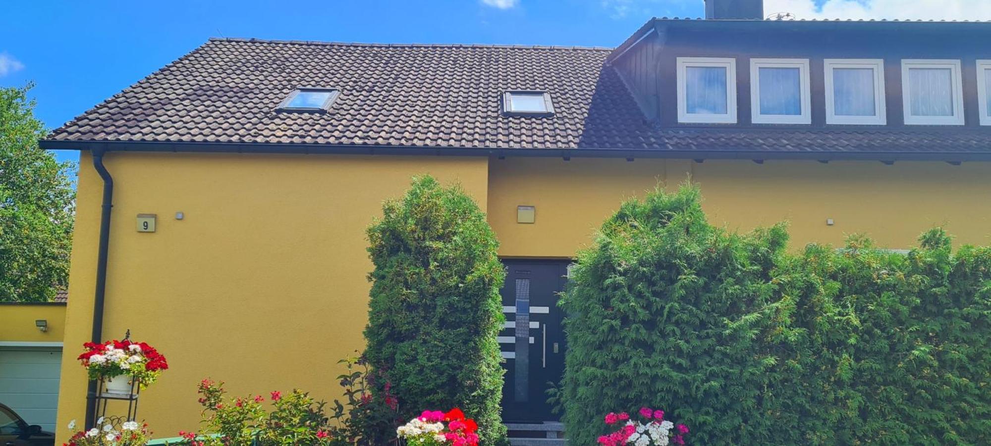 אדלסדורף Gemuetliche 120 Qm Ferienwohnung Mit Balkon מראה חיצוני תמונה