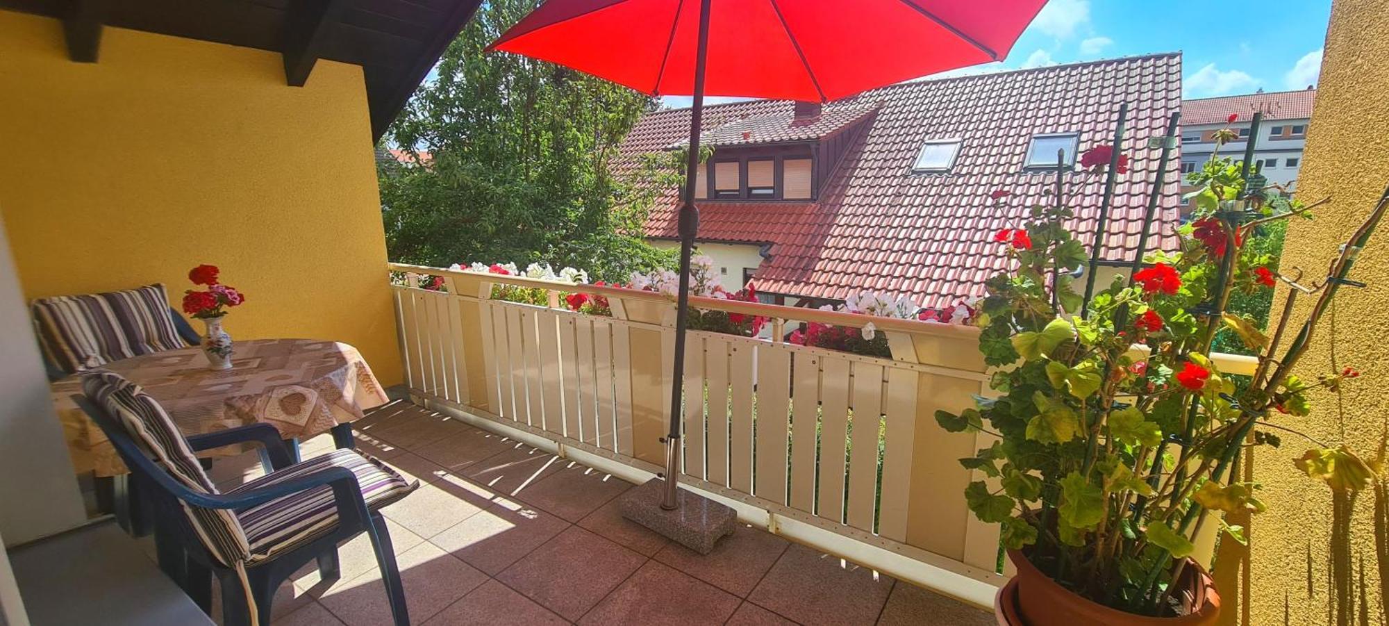 אדלסדורף Gemuetliche 120 Qm Ferienwohnung Mit Balkon מראה חיצוני תמונה